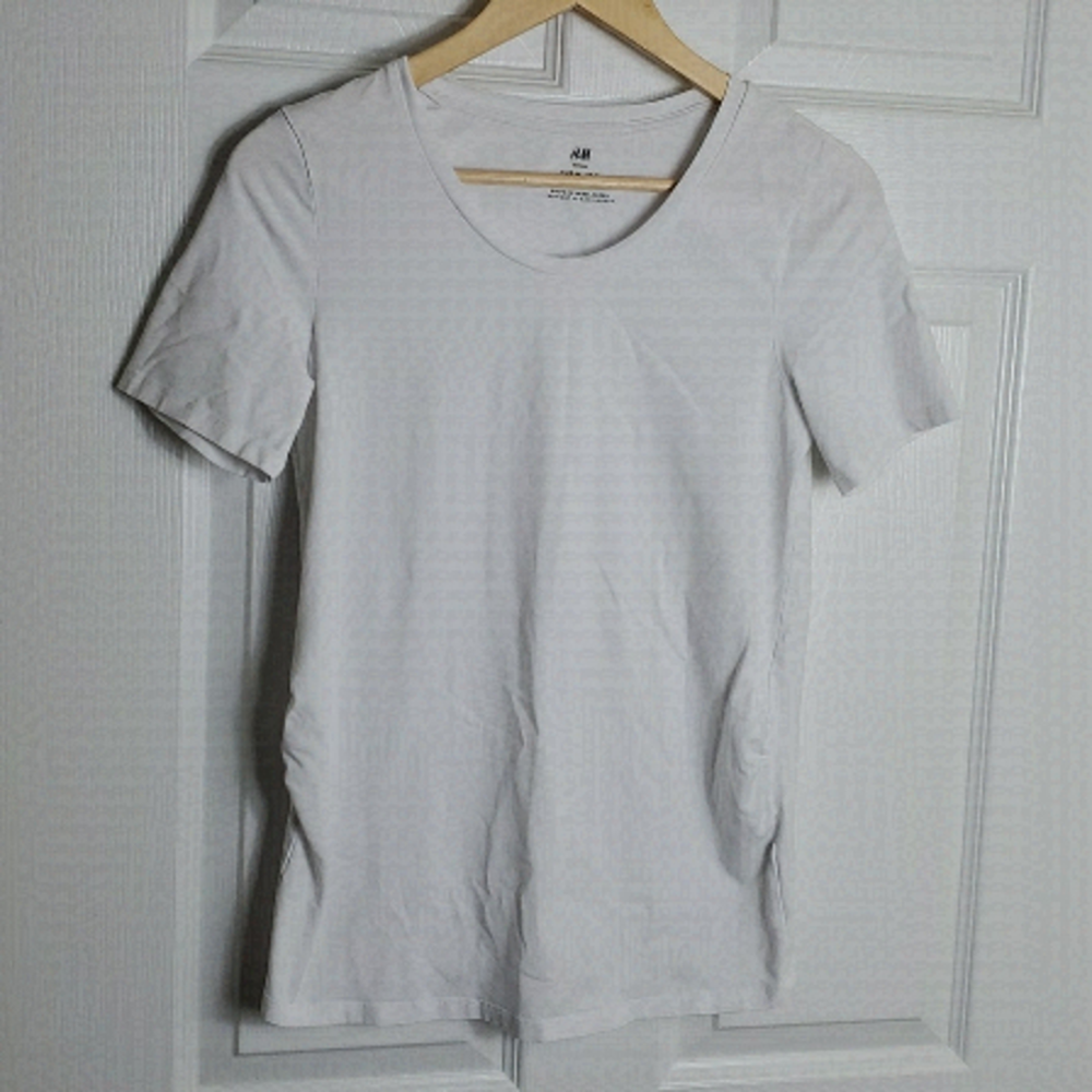 H&M Mama basic white maternity Tshirt  Size M